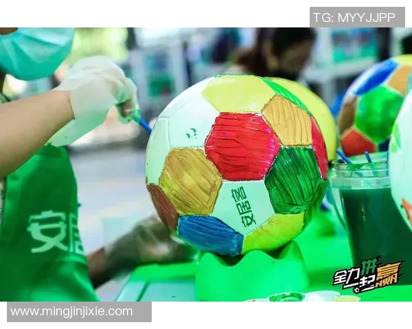 迷你足球球星手办：精致细节与动感瞬间展现足球魅力